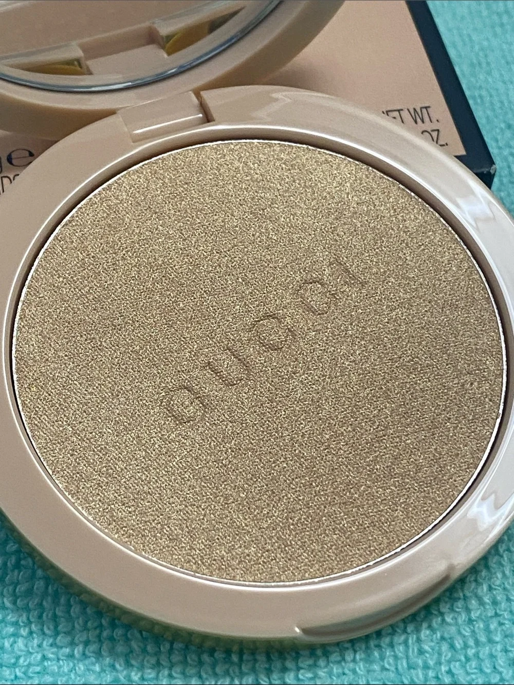 Gucci super Gold Radiant Starburst Glow Highlighter Compact limited edition New